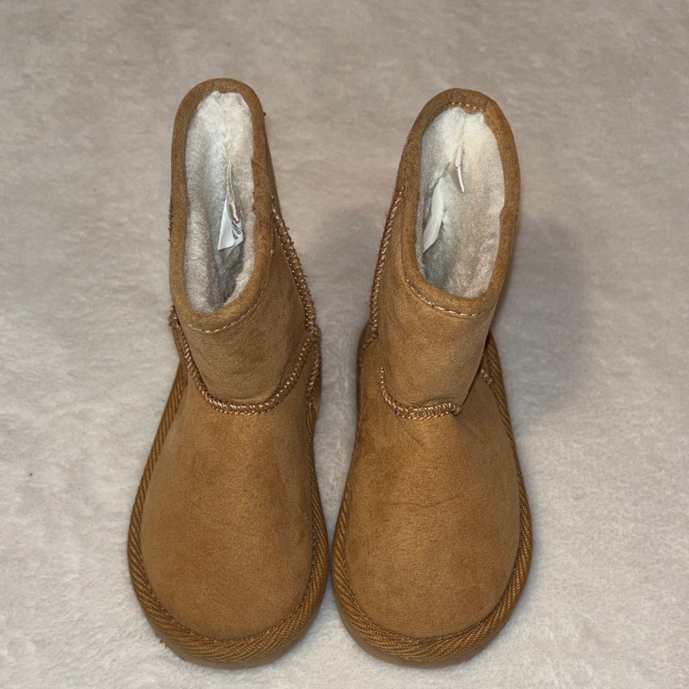 Kids Chestnut Suede Winter Boots with Faux Fur Lining size 6